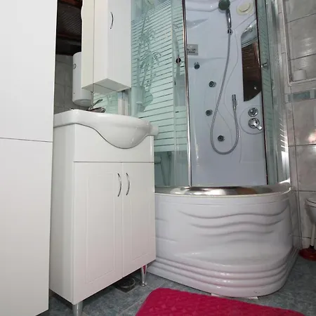 Apartment Holiday Serov - Four Bedroom Holiday