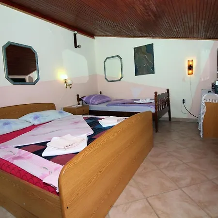 Apartment Holiday Serov - Four Bedroom Holiday