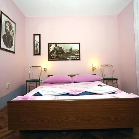 Holiday Serov - Four Bedroom Holiday Tisno