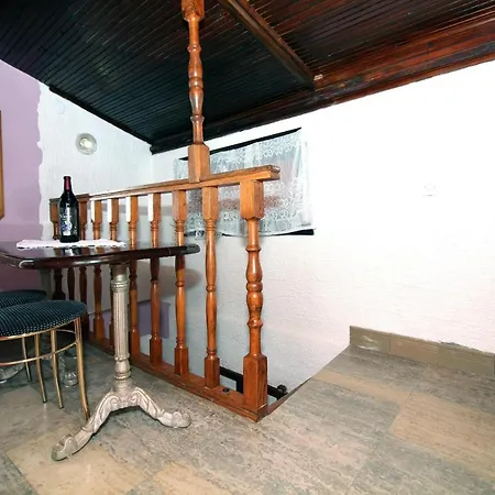 Apartment Holiday Serov - Four Bedroom Holiday Tisno